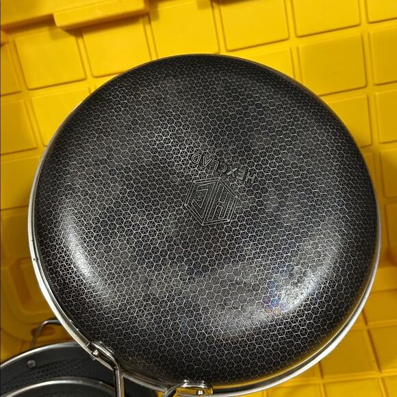 HEXCLAD 4 Piece Nonstick Stainless Steel Frying Pan Set 10 12 and Wok $600 - Picture 5 of 7